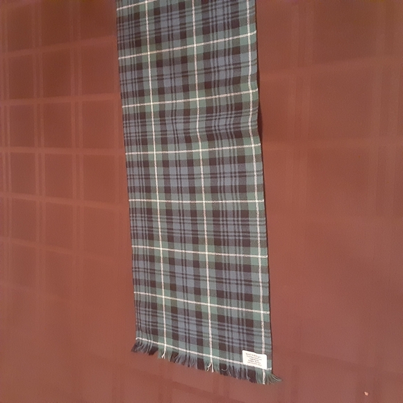 Lamont Ancient Tartan Scarf By Ingles Buchan, 100% Wool, Made In Scotland, NWOT - Picture 5 of 6